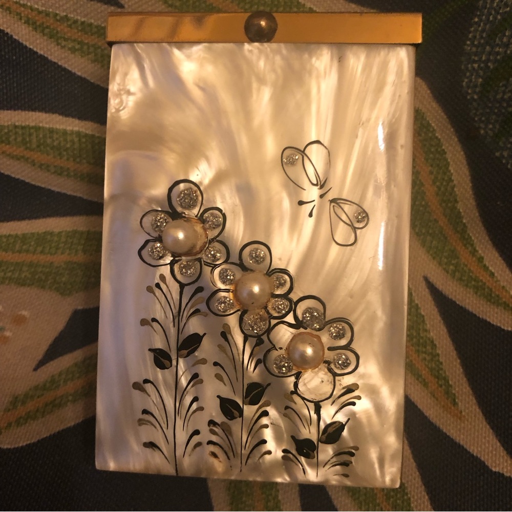 Pearl Floral Key Holder with Gold Accents